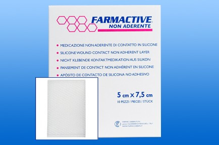 Szilikon tapasz sebkezelésre FARMACTIVE 7,5 × 10 cm – termékkép