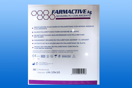 Habszivacs kötszer ezüsttel, öntapadós felülettel - FARMACTIVE 10x10 cm