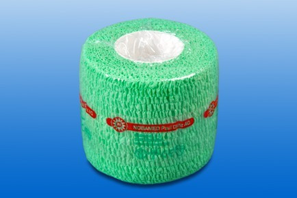 Kompressziós pólya NOBAHEBAN öntapadó, kék, 4,5m x 2,5 cm