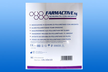 Ezüsttartalmú habszivacs kötszer FARMACTIVE – öntapadó / nem öntapadó